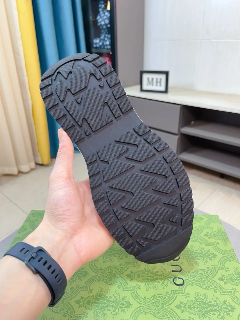 Factory price 420🌹🌹GUCCI [Gucci] New high-end brand of men's shoes, the latest fashionable casual men's shoes, trendy and versatile, relaxed and sporty style, uppers imported from Italy, first-layer cowhide, genuine leather lining and ultra-fine workmanship. Original personalized fashionable rubber wear-resistant outsole, light and comfortable on the foot, size 38-44